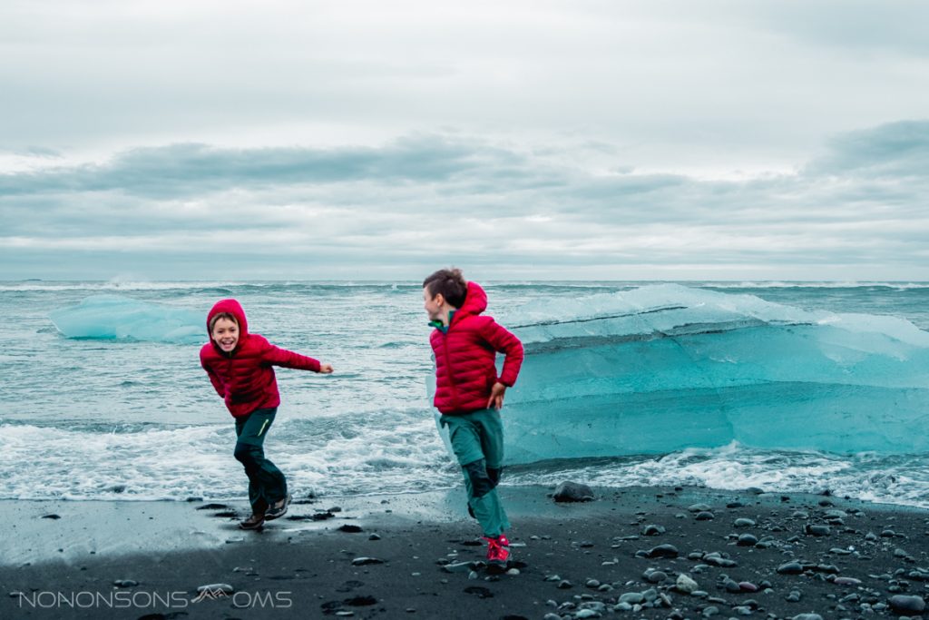 diamond beach - roadtrip ijsland met kinderen