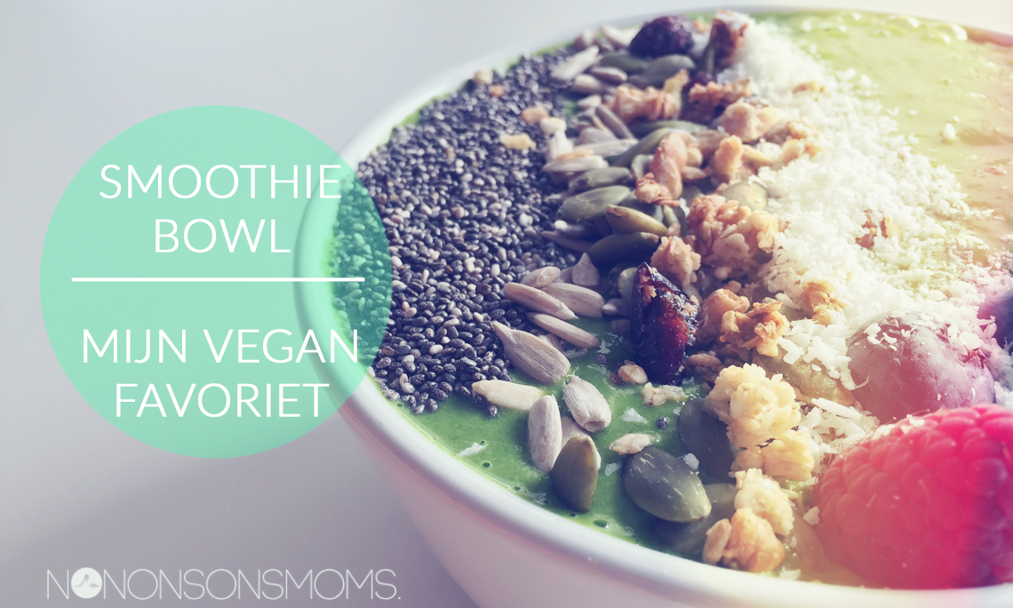 groene smoothie bowl met spinazie - vegan